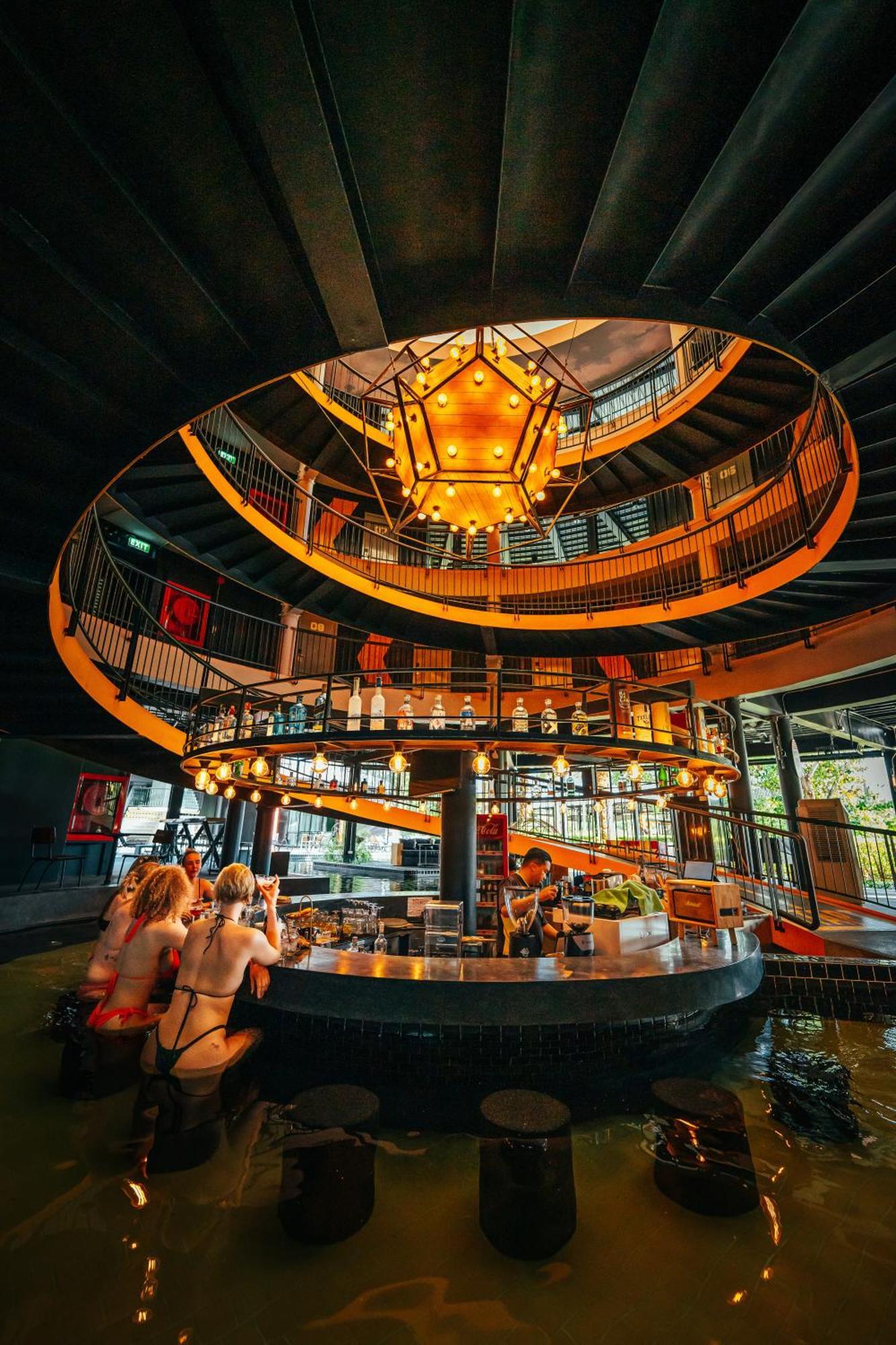 Hivetel Hotel Chalong Bagian luar foto