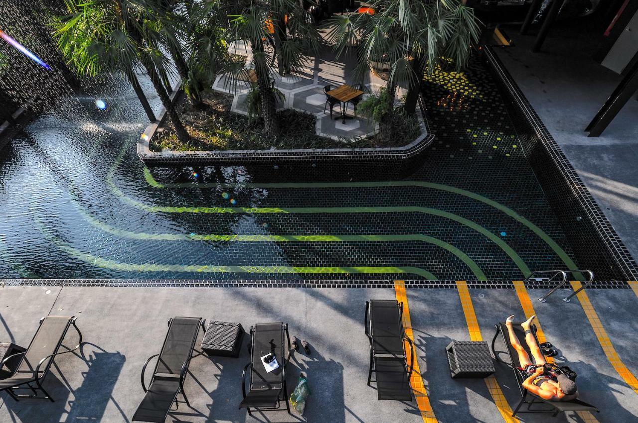 Hivetel Hotel Chalong Bagian luar foto