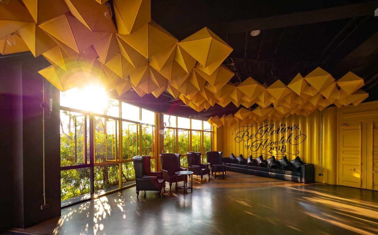 Hivetel Hotel Chalong Bagian luar foto